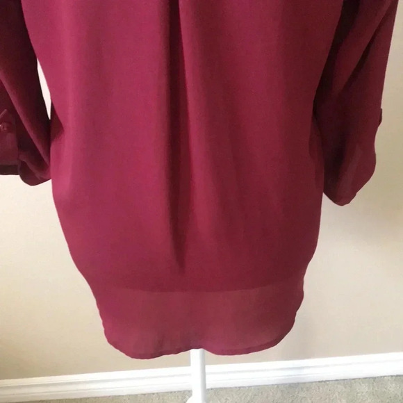 Lily White Burgundy Sheer Hi-Low Hem 3/4 Sleeve V-Neck Top-M - Picture 7 of 11